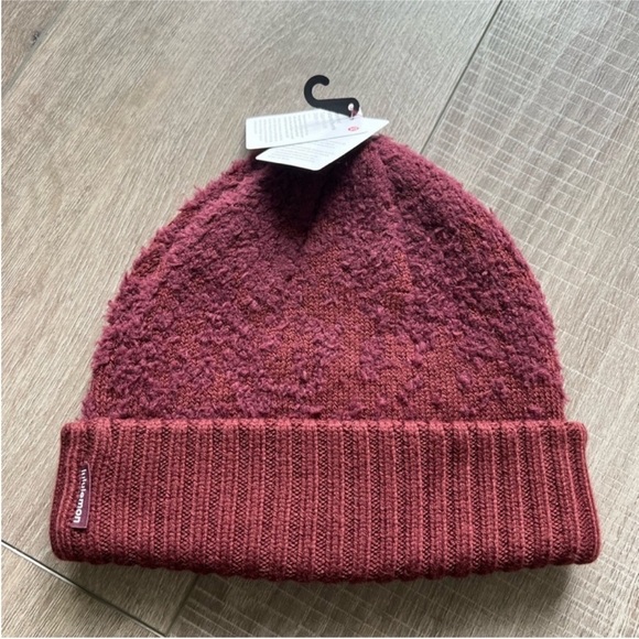 Lululemon Ombre Knit Textured Beanie in Red Merlot main image 6